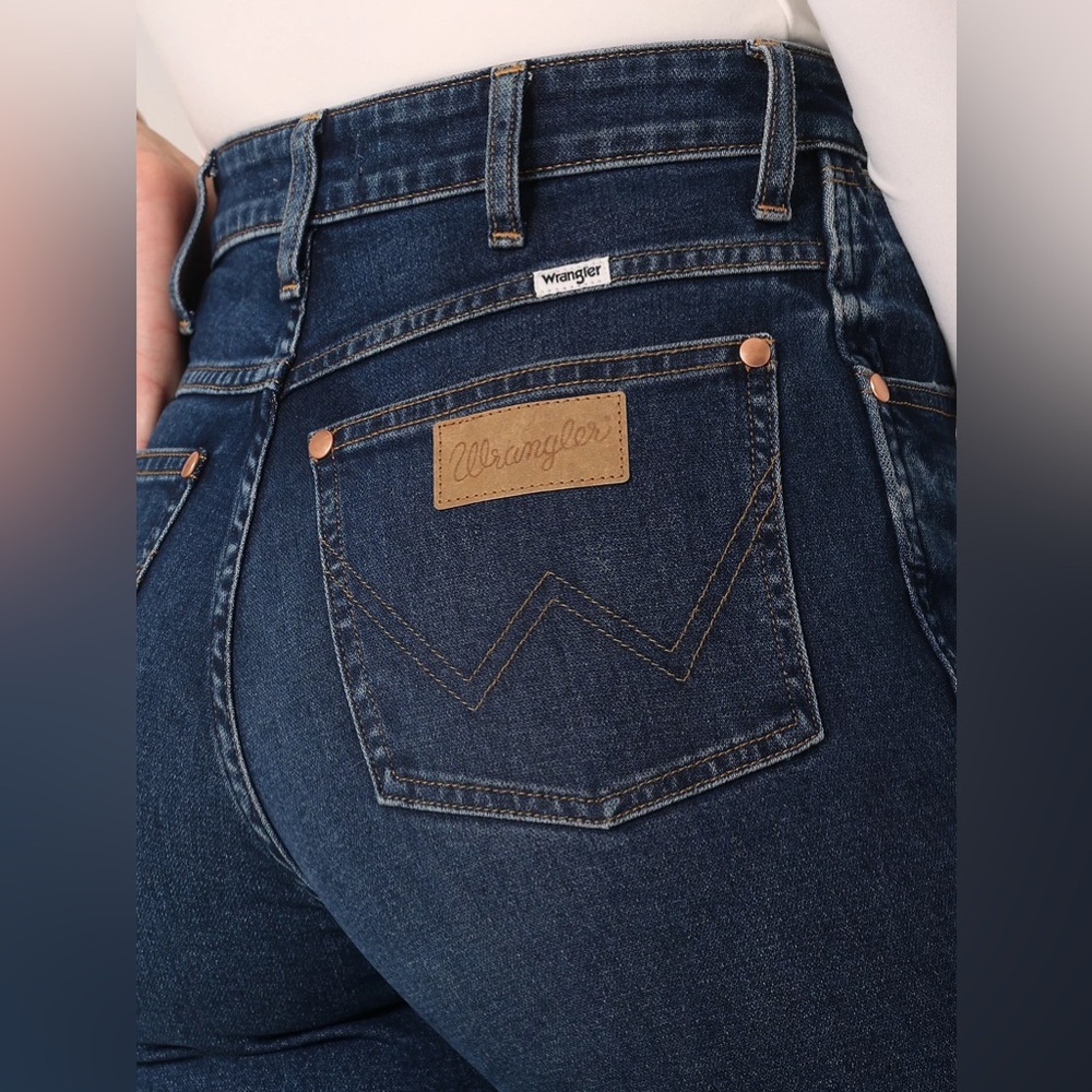 NWT Wrangler Wild West 603 Indigood High Rise Straight Blue Wash‎ Size 25 x 28